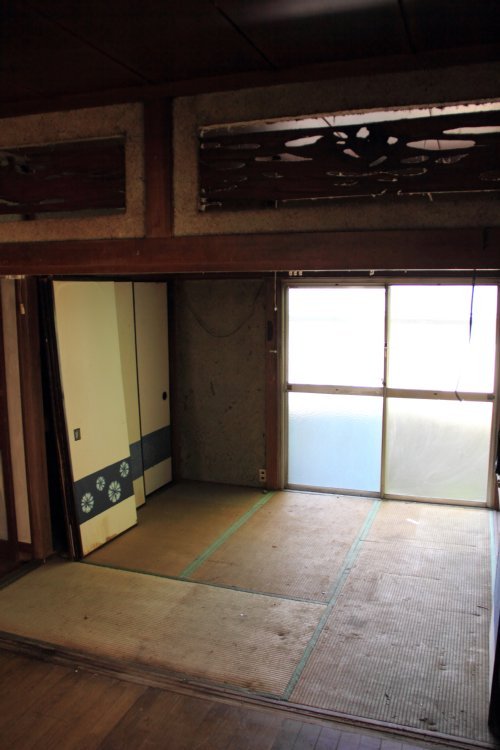 o0500075012188334174